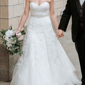 Essence of Australia Wedding Dress Size 10